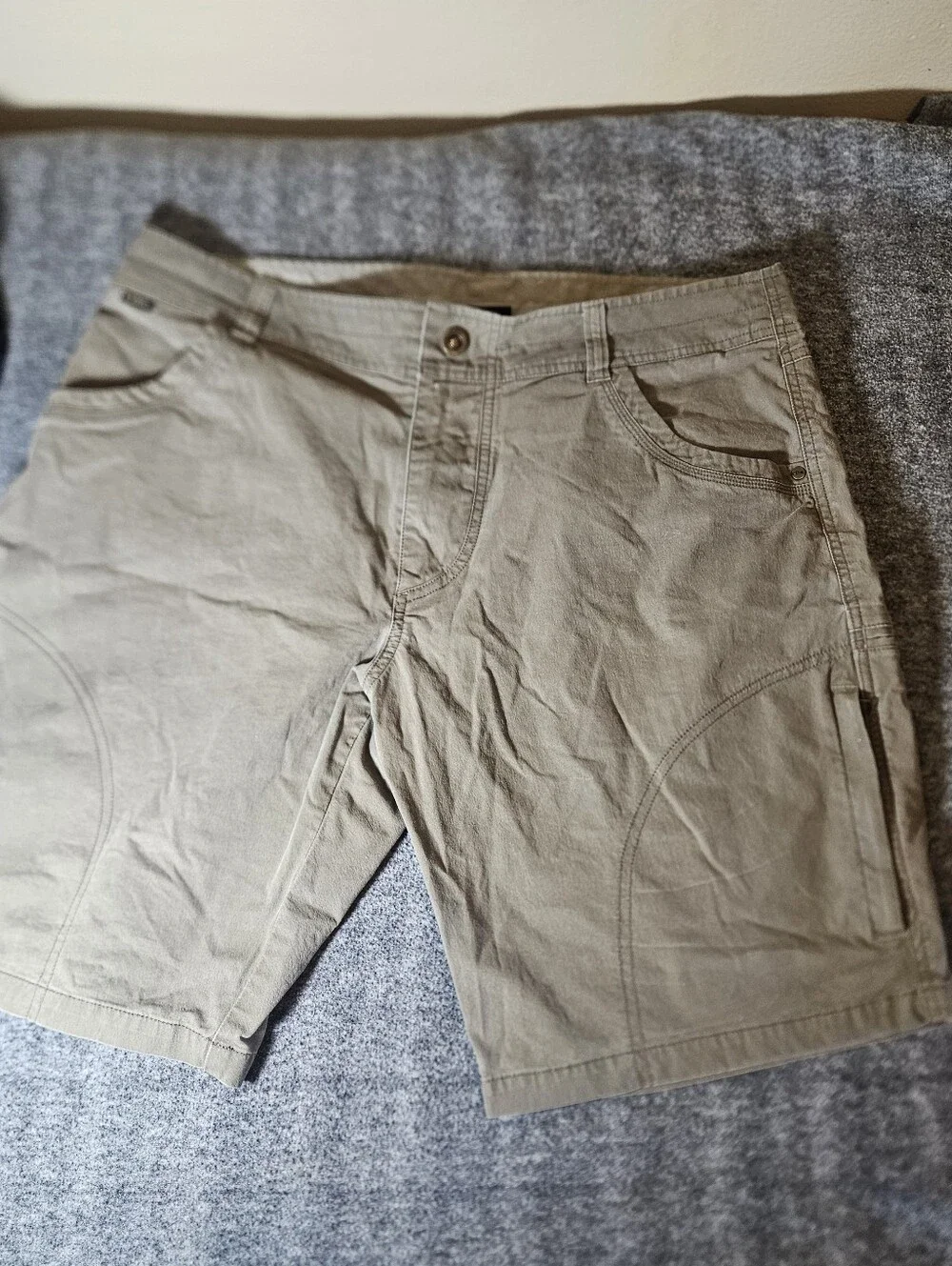 Men's Kuhl Rambler Fishing Shorts in Khaki Size 36